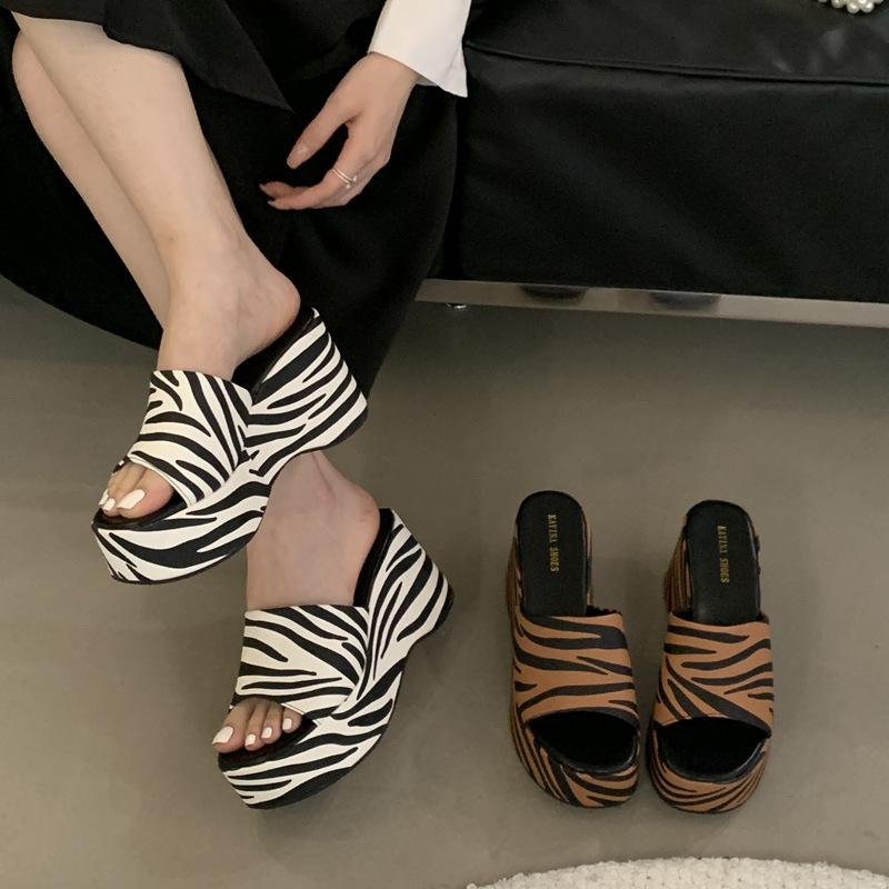 Wedge heel high heels, super high summer wear, high-end comfortable muffin shoes, zebra pattern new platform slippers