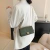 Trendige schicke Umhängetasche Frühjahr 2023 Neue modische einfache Umhängetasche Retro lässige kleine quadratische Crossbody-Tasche