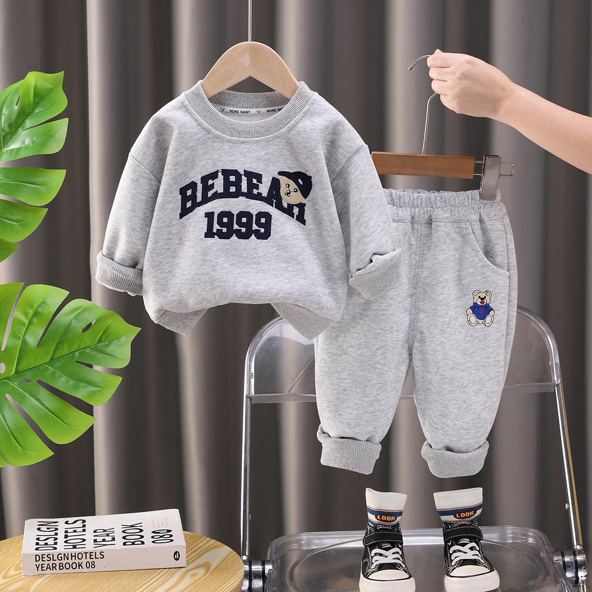 

Комплект пуловера с надписью и повседневных спортивных штанов для мальчиков в корейском стиле на весну 120 cm серый