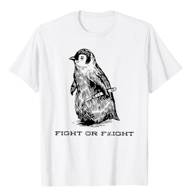 Kampf oder Flucht Lustiges Pinguin Wortspiel Kampf oder Flucht Meme T-Shirt Niedliche Coole Grafische Outfits Humorvolles Pinguinliebhaber Spruch T-Shirt Geschenke