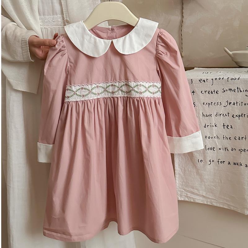 Frühling 2026 Mädchen Langarm Kleid mit Puppenkragen: Französisches Rattan, Florale Stickerei, Colorblocking, Reine Baumwolle, Süßer Prinzessinnen-Stil