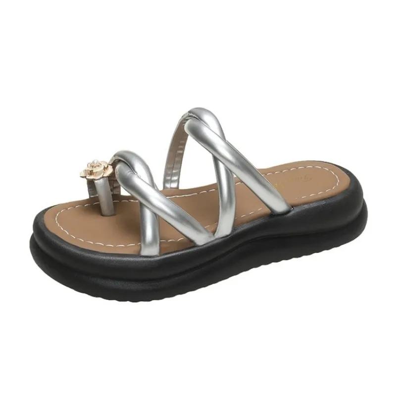 

Летние женские тапочки с узким ремешком, модные металлические украшения, слипоны на низком каблуке, женские элегантные шлепанцы, повседневные уличные пляжные шлепанцы 40 серебряный