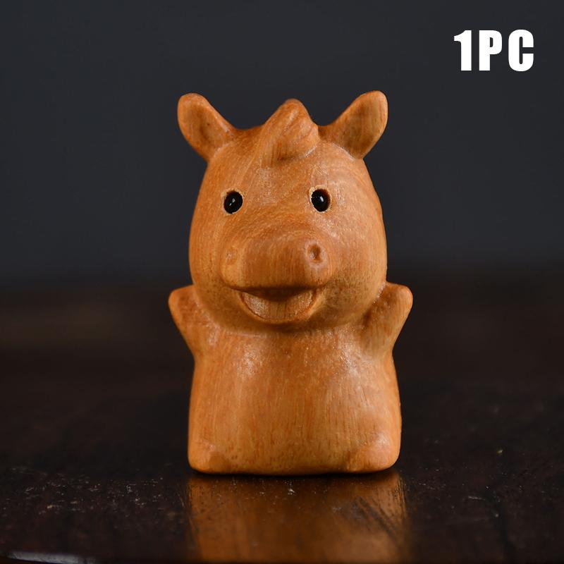 

1/2 шт. Причудливый декор лошади 2026 год китайского зодиака статуэтка лошади резьба по дереву украшения лошади настольный декор украшение для автомобиля 1pc