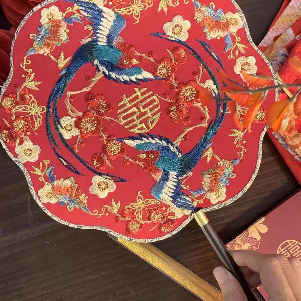 Ancient-Style Embroidered Round Wedding Fan with Happy Knot Design