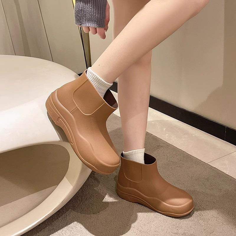 Japanese rain shoes women's fashion short soft-soled rubber shoes kitchen overshoes adult water shoes women's waterproof and non-slip rain boots