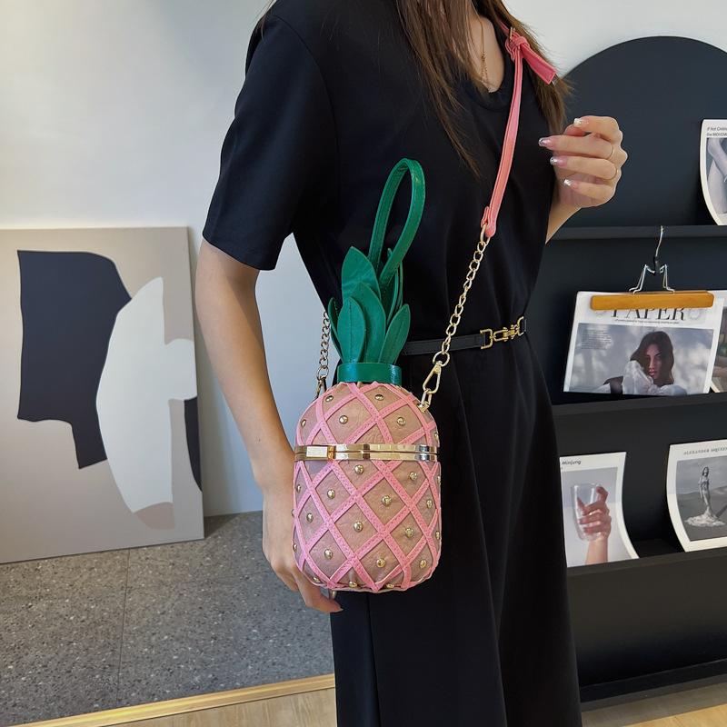 Nuova Borsa a Tracolla da Donna Personalizzata a Forma di Ananas Piccola Fresca per Ragazza Adolescente Singola Spalla Stile Straniero Intrecciata con Borchie e Catena Chiusura Borsa Rotonda