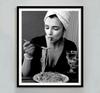 Retro Art Black and White Picture Italian Style Girls Eating Pasta Together Picture Home Room Restaurant Decoration
