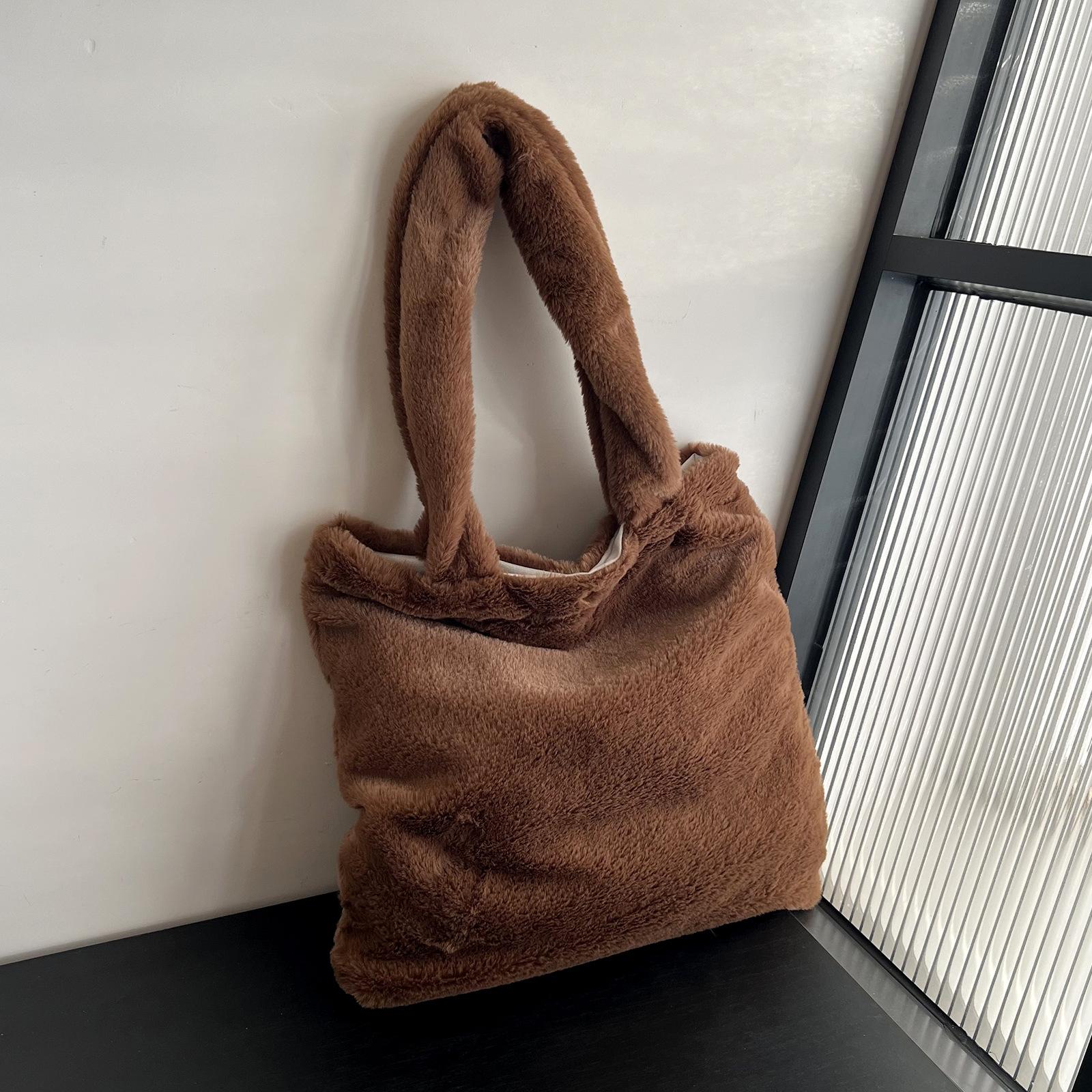 

Зимняя новая сумка для волос женская сумка 2025 модная большая вместимость женская сумка через плечо мягкая плюшевая сумочка женская темно-коричневого