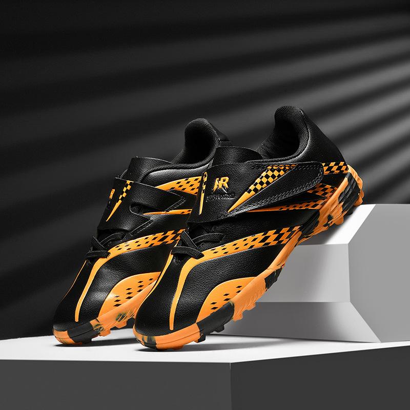 

2025 новые 2025 откидные футбольные бутсы мужские длинные шипы сломанные шипы юношеские игровые тренировочные бутсы женская спортивная обувь 39