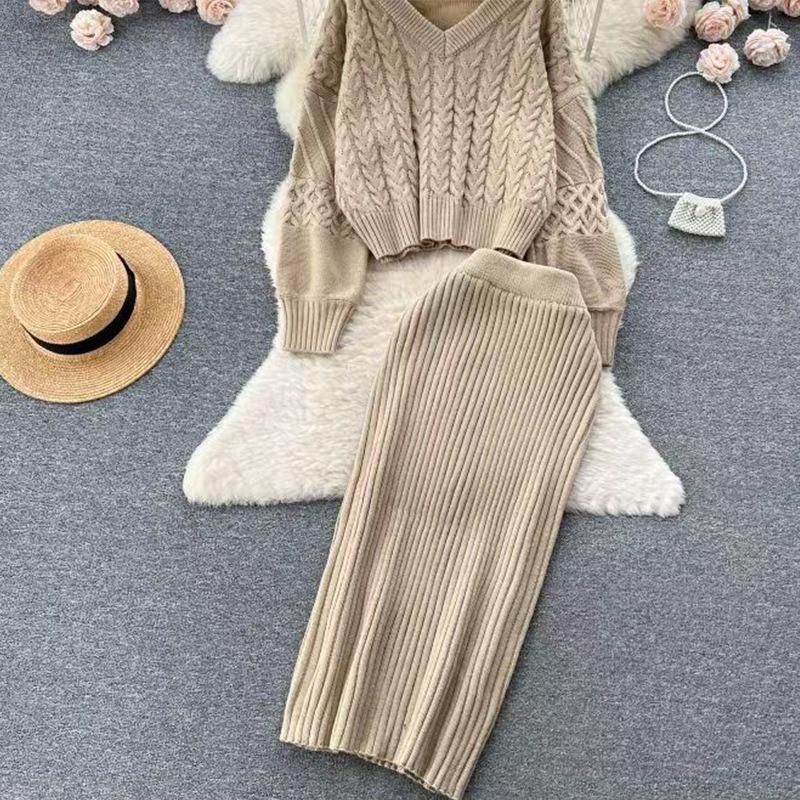 V-neck sweater women's two-piece set autumn and winter new lazy wind twist design loose knitted sweater set