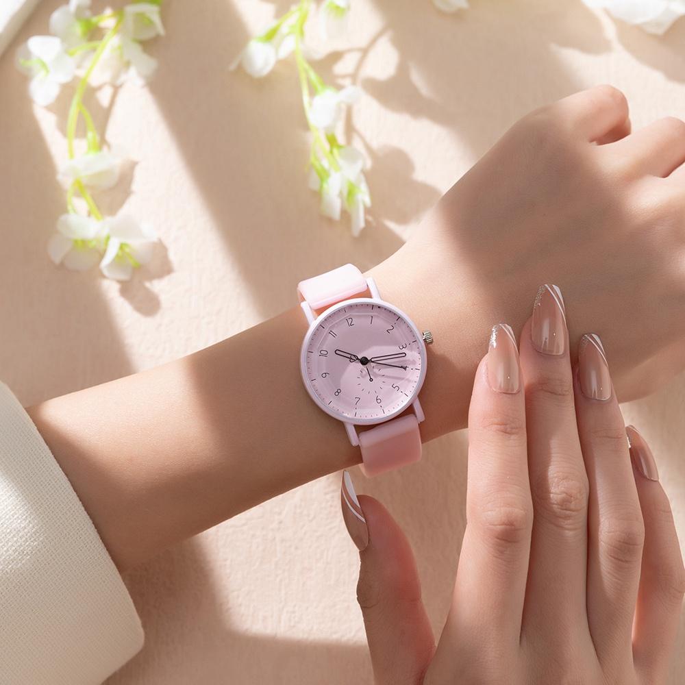 New Fashion Casual Women Watches Silicone Quartz Watch Ladies Wristwatch Relogio Feminino Female Clock Watch Simple Women Watch