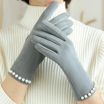 Dámské zimní rukavice na dotykový displej Plyšové rukavice s falešnými perlami Teplé větruodolné rukavice pro každodenní pochůzky, dojíždění, rande