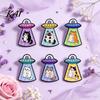 Cartoon Katze Brosche Emaille UFO Metall Brosche, Aliens Raumschiff Kätzchen Abzeichen Pin, Kleidung Tasche Schals Hut Zubehör für Männer Frauen Reversnadel
