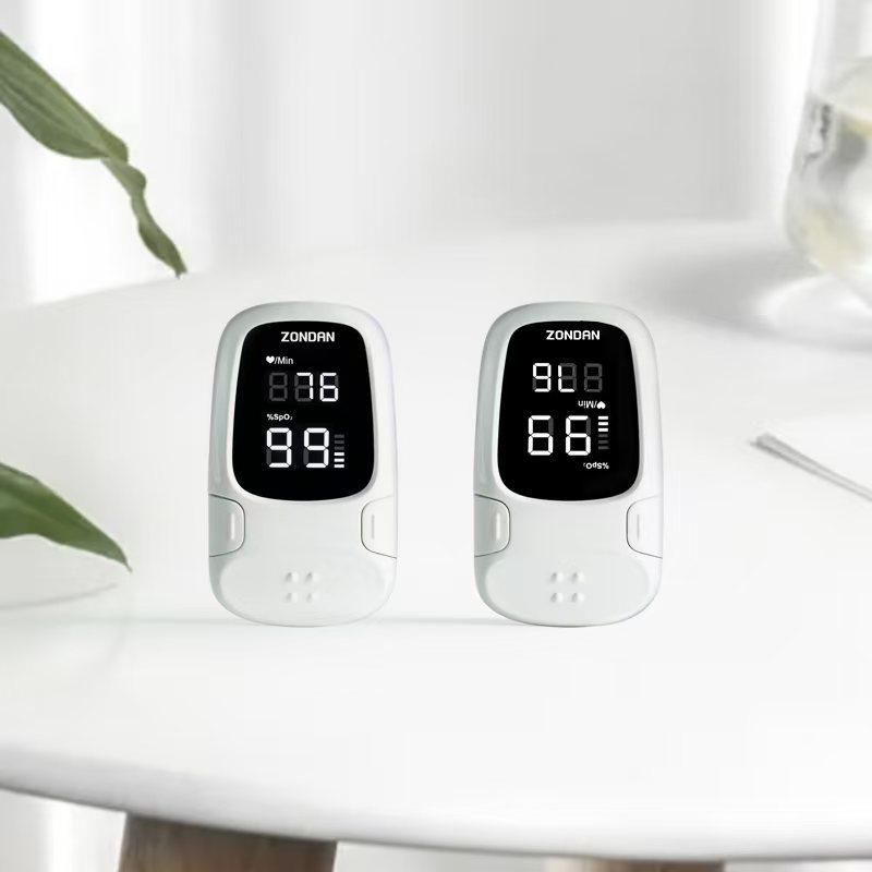 English Version Finger Clip Pulse Oximeter - Monitors Blood Oxygen & Heart Rate