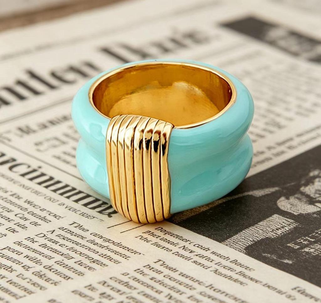 European American Black Gold Enamel Wide Band Ring with Ridge Pattern - Retro Style 699
