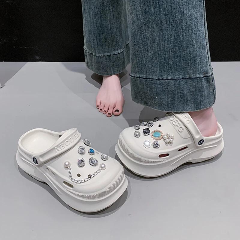 Fashion Pearl Rhinestone Chunky Platform Sandals for Women Closed Toe Thick Bottom Beach Slippers Woman Summer Non Slip EVA Garden Clogs