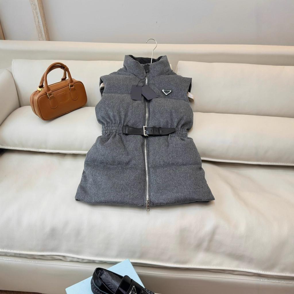 High version P home, new stand-up collar micro-standard triangular waist sleeveless windproof and cold vest down jacket