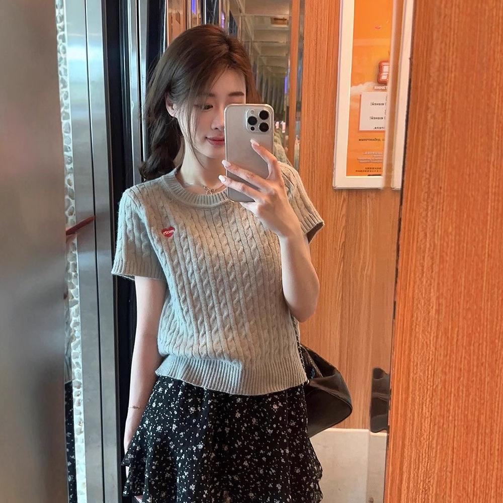 

2025 Love Embroidery Cable Knit Women s Short Sleeve Sweater Large синій/рожевий