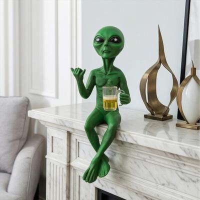 Figurka mimozemšťana z pryskyřice s pivním sklenicí, Dekorativní ozdoba na stůl, Kreativní stolní dekorace pro domov, obývací pokoj, ložnici, kancelář, zahradu, balkon