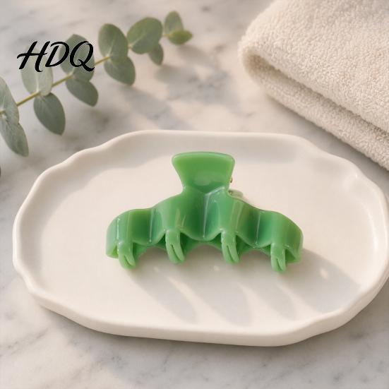 Anti-slip Hair Claw with Anti-Slip Teeth Large Wavy Design Shark Clip Clip