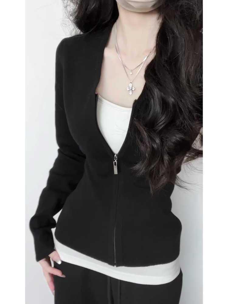 Korean Style Colorblock Two-Piece Zipper T-Shirt for Women - Slimming Spring/Autumn Top with Modern Design