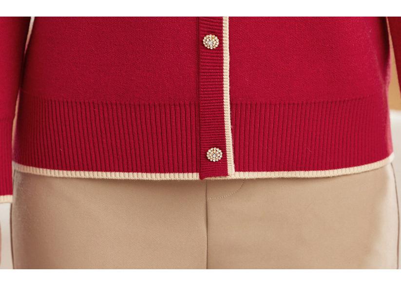 Mom's Stylish Winter Two-Piece Look Warm Base Layer Shirt for Middle-Aged & Elderly Women, Fleece-Lined Thickened Sweater