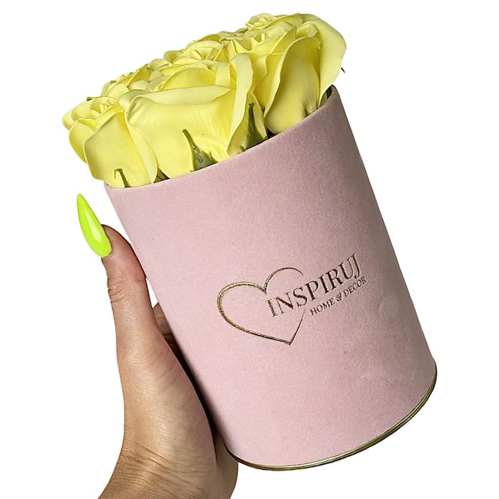 Flowerbox Inspiruj - Pink Box with Soap Roses - No. 16 Yellow