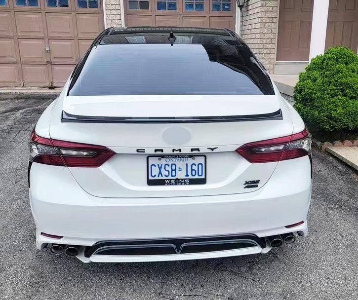 Kit Carrozzeria Stile USA per Camry Gen 8 Modelli 18-23: Spoiler Posteriore, Lip Anteriore, Spoiler sul Tetto, Minigonne Laterali