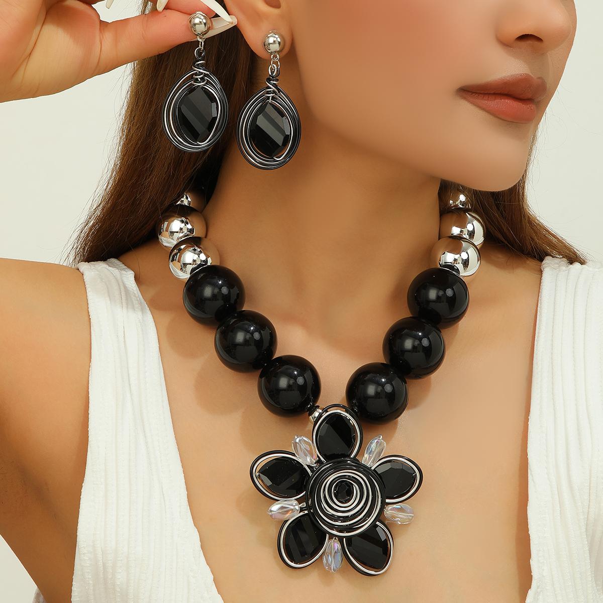 

New Design Jewelry Set Trendy Fashion CCB Beads Crystal Aluminum Wire Woven Flower Pendant Necklace And Earrings For Women чорний