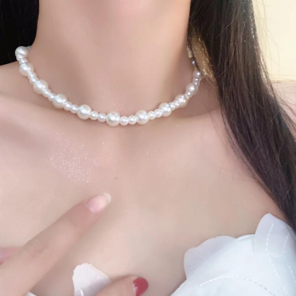 Light Luxury Niche Design Pearl Necklace Women's Summer Versatile High-end Sense Beaded Collarbone Chain Fashion Temperament Neck Chain