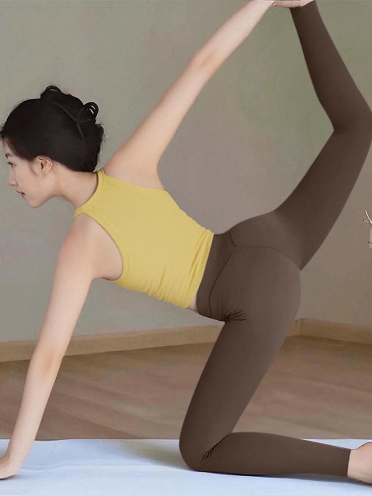 2026 Women's High-End Yoga Set with Integrated Cup Sports Vest