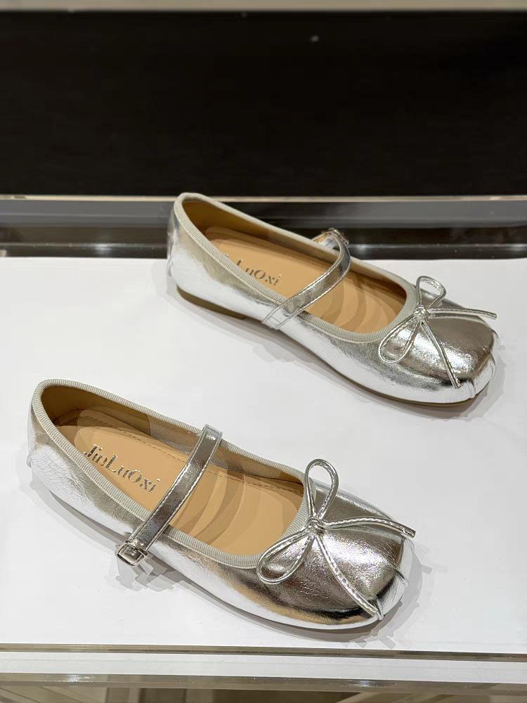 Korean version of flat bottom one-word belt Mary Jane small leather shoes women's 2025 new summer square head pleated bow versatile single shoes