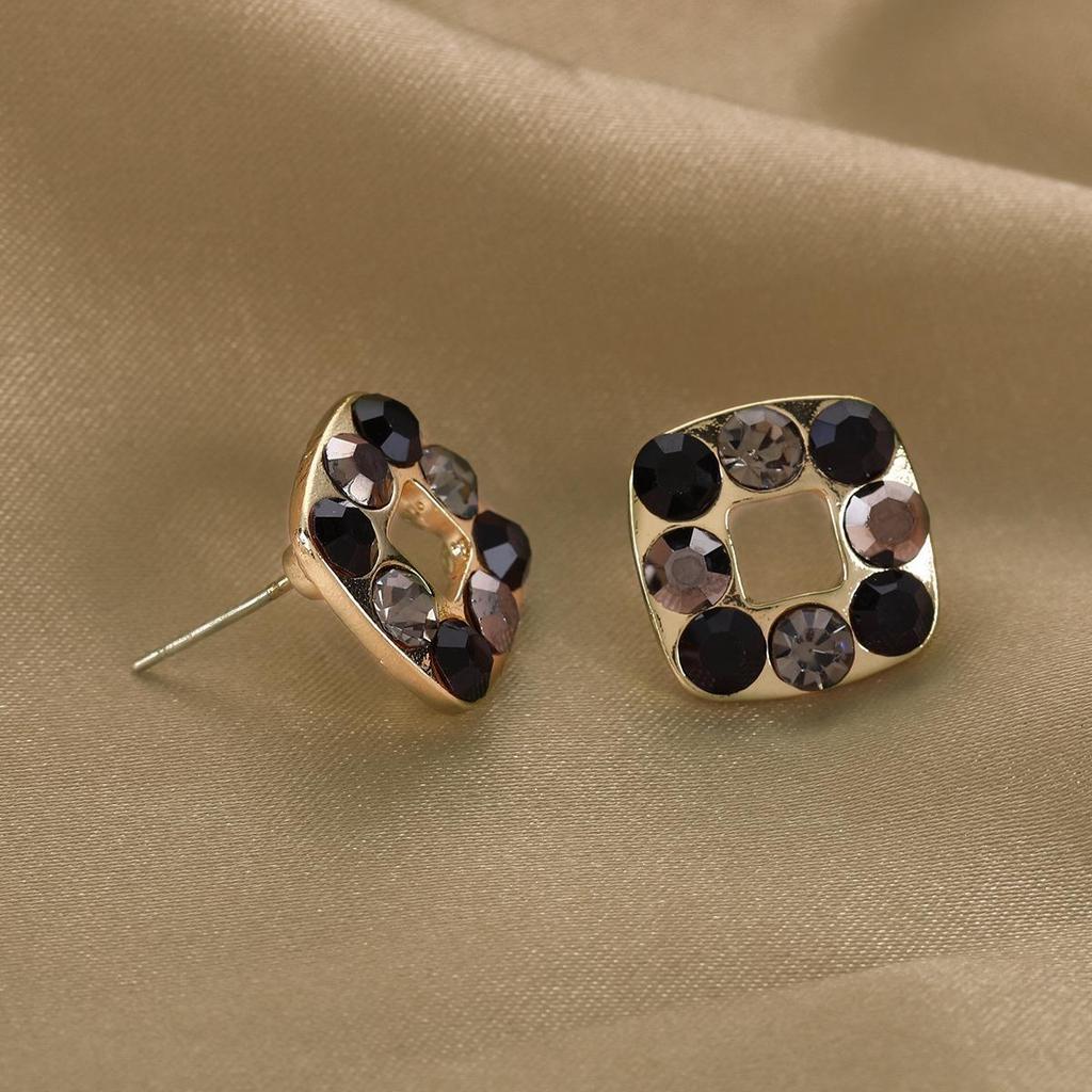 Elegant Black Diamond Silver Needle Earrings: High-End, Fashionable, Versatile Luxury