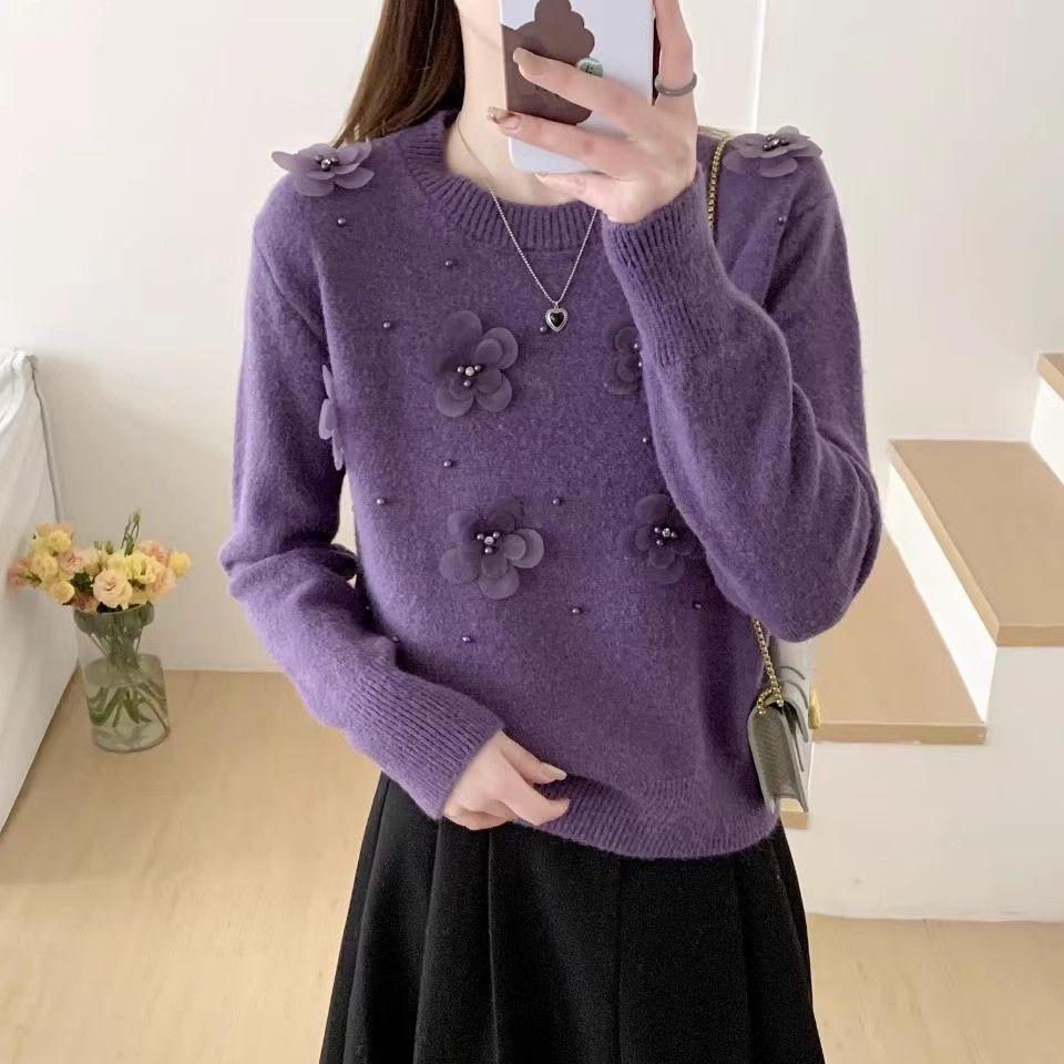 A Fashionable and Stylish Lace Knitted Base Layer for Women In Autumn and Winter