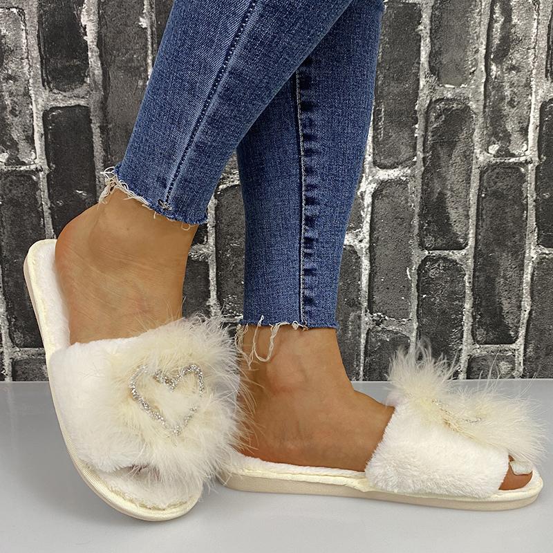 Fashion Luxury Glitter Heart Decoration Fur Slippers Women 2025 Autumn Round Toe Low Heel Outdoor Slides Warm Short Plush Slippers