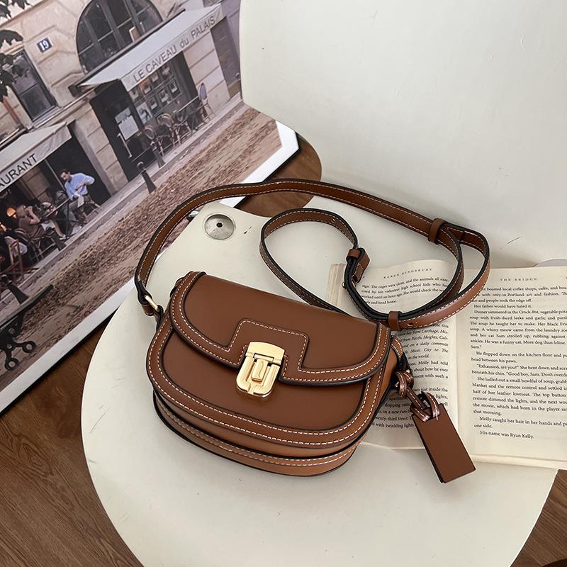 Saddle Bag Women'S Contrasting Color Shoulder Messenger Canvas Bag Niche Design Popular Underarm Women'S Bag