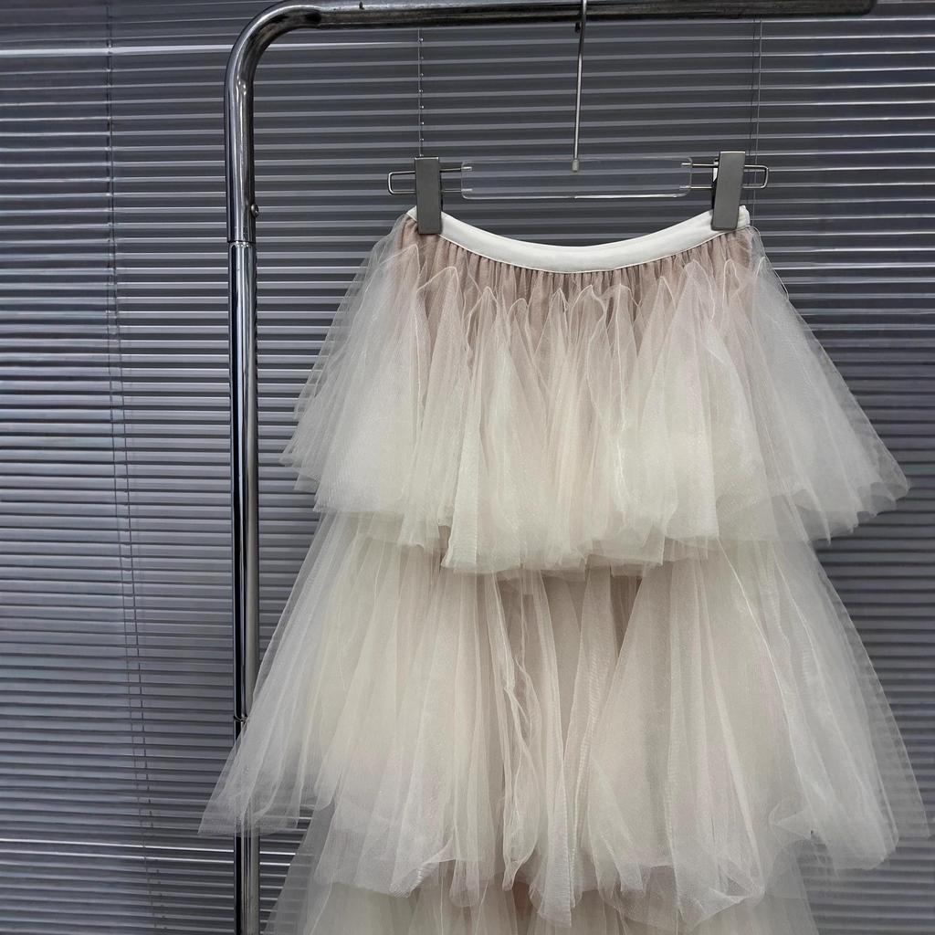 2025 Autumn/Winter Retro High-Waisted Slimming Layered Mesh Skirt