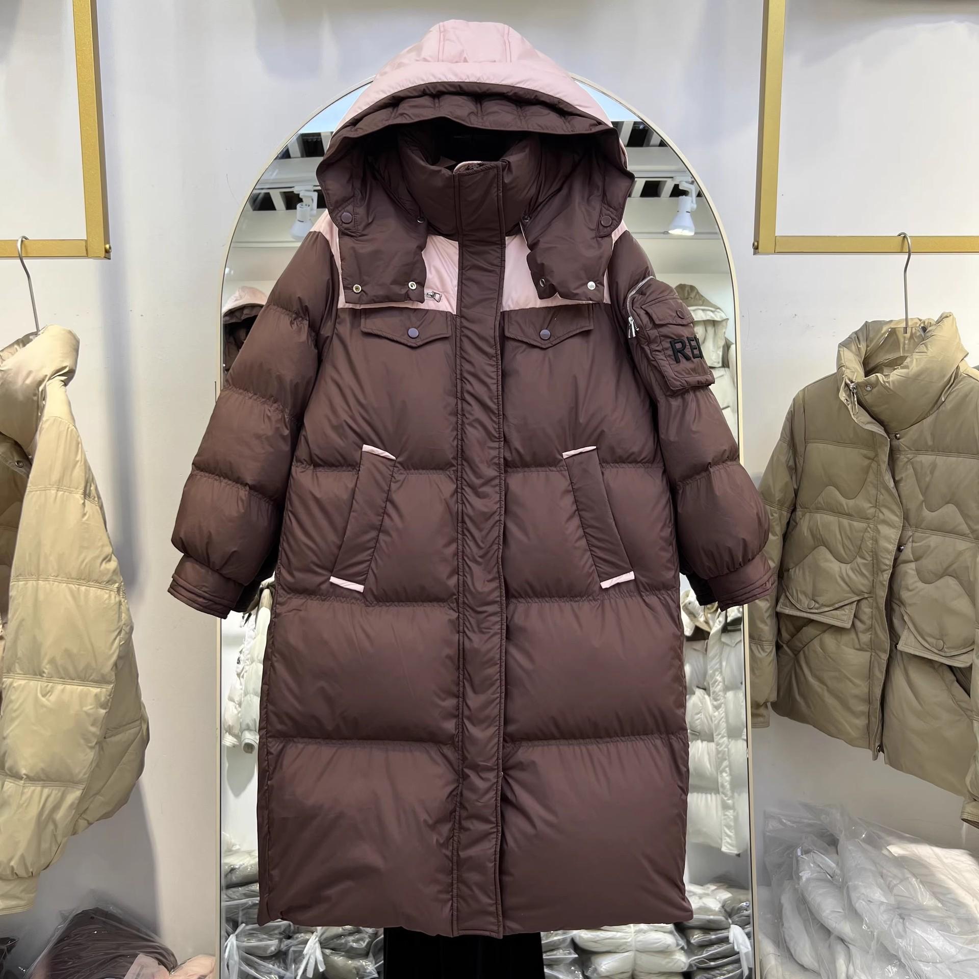 

Contrast color white duck down long down jacket women s 2025 winter new fashion loose warm cover men s and women s coats tide M бордовий