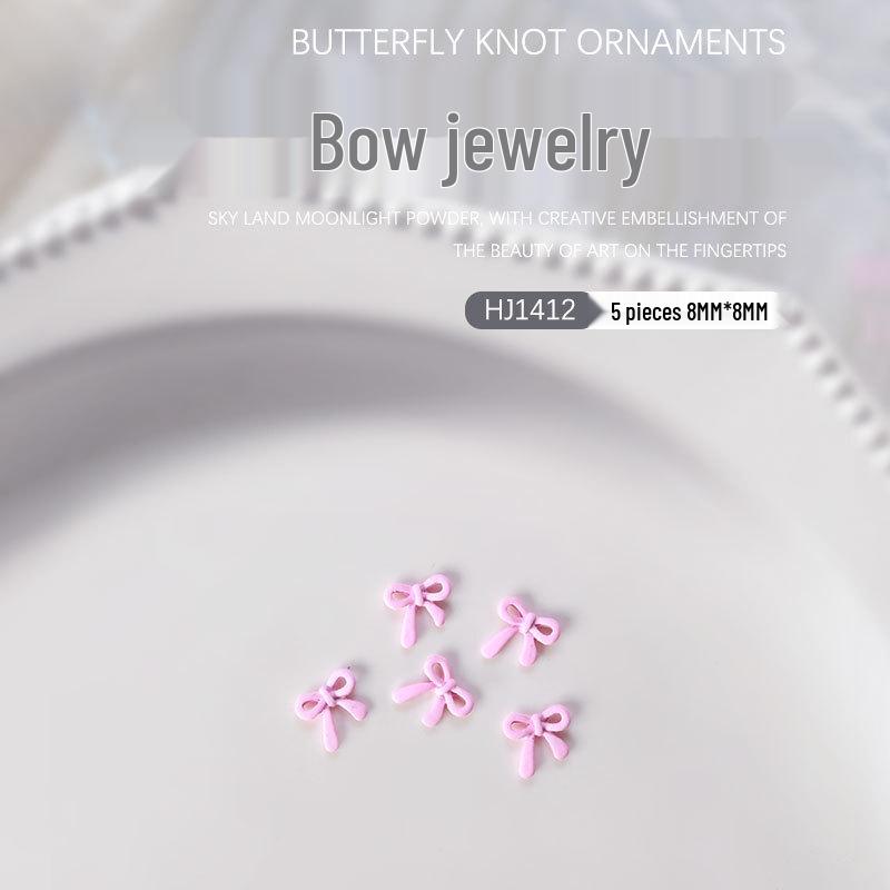 

Minimalist 3D Bow Nail Art Set: Matte Black & White Butterflies (5 Pieces)