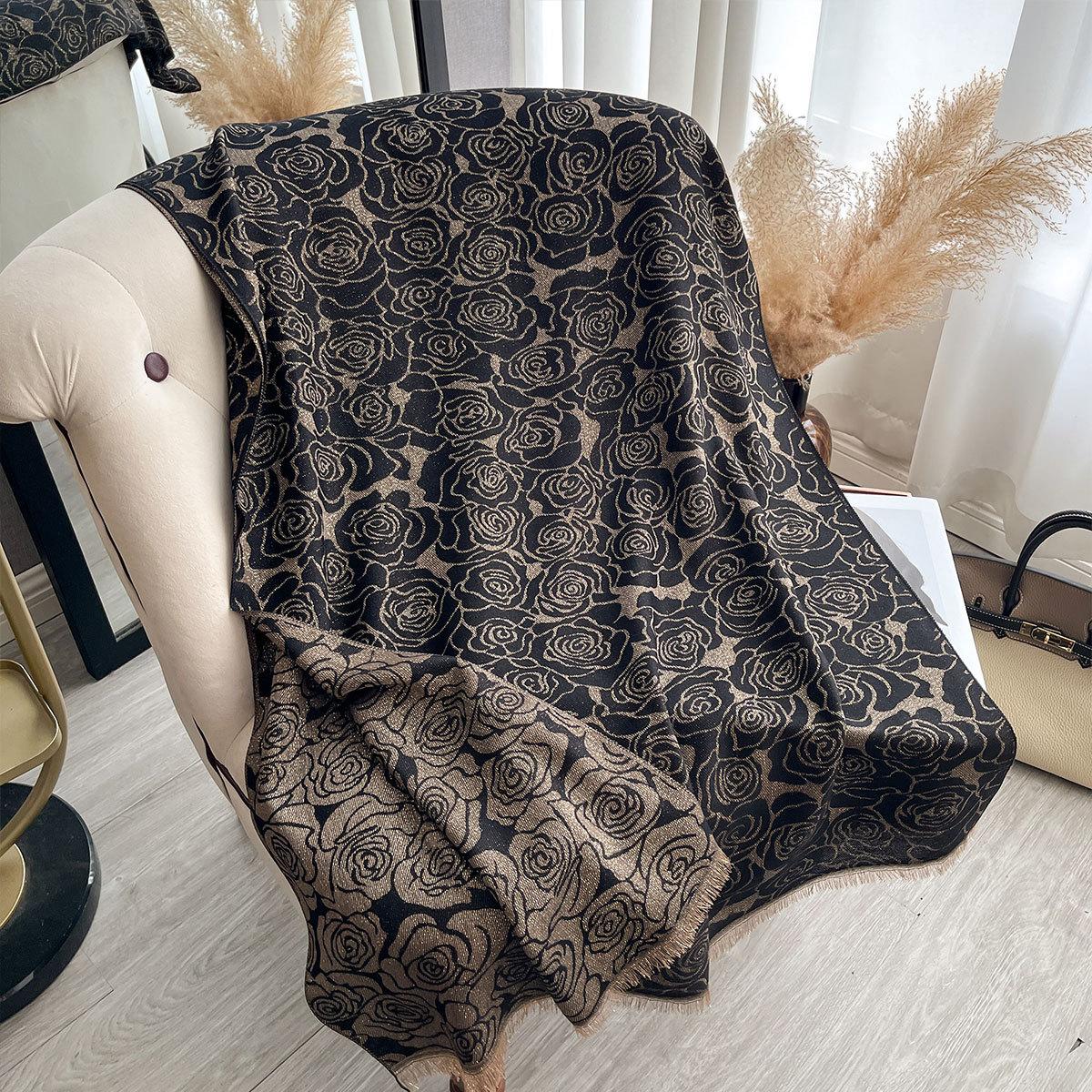 

Autumn and Winter Double-sided Imitation Cashmere Thickened Warm Camellia Scarf Air-conditioned Room Travel Neck Shawl 185*65CM чорний