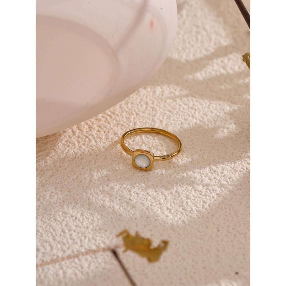 Yhpup Natürlicher Muschel Quadratischer Dünner Mode Ring 316L Edelstahl Goldfarbe Anhänger Schicker Schmuck 18K PVD Beschichtet Wasserdicht