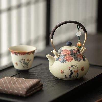 Ceramic Teapot with Creative Cat Motif Handle Teapot Gongfu Tea Set Home Tea Brewing Teapot