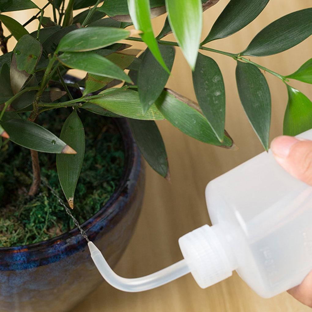 Plastic Safety Squeeze Bottle Narrow Pointed Mouth Safe And Compact Large Capacity Widely Appliance