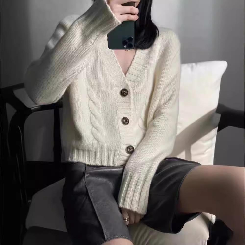 Women's 100% Wool V-Neck Cardigan: Soft, Thick, Loose Cable Knit, Short Length - Perfect for Autumn/Winter.