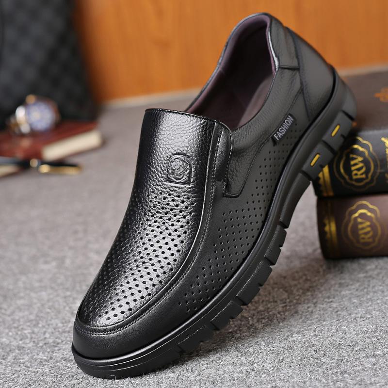 Men's leather sandals non-slip hollow father leisure in the elderly leather 2025 new summer breathable hole shoes