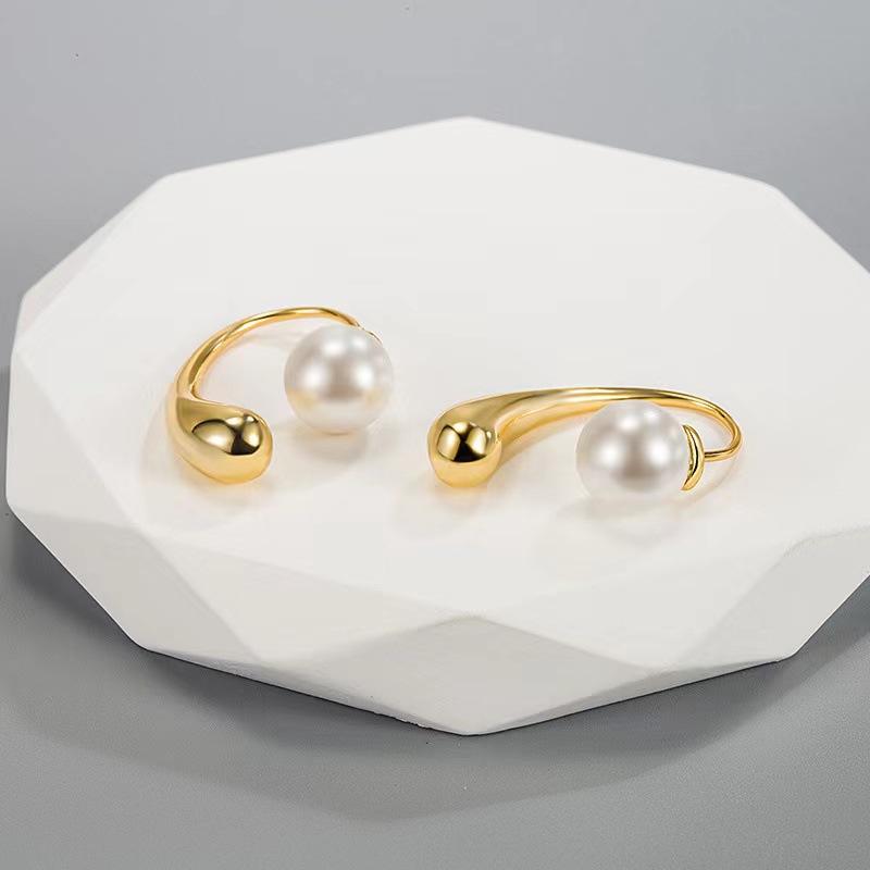 New Trendy Ears High-end Niche Design Unique Water Drop Pearl Ear Hook Autumn and Winter Earrings