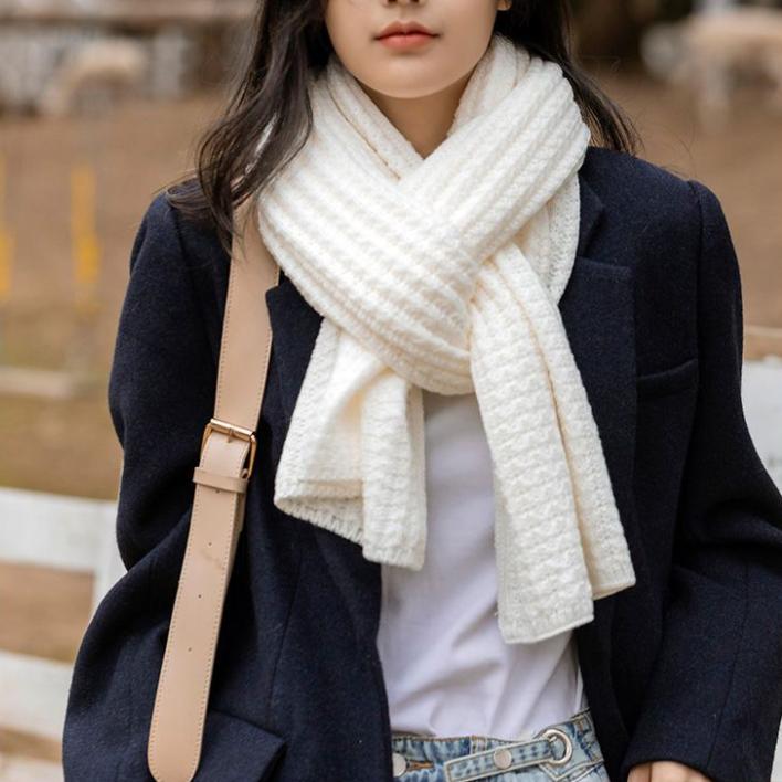 Schals für Männer und Frauen im Herbst und Winter mit einfarbiger Strickwolle, um Studenten und süße Paare warm zu halten