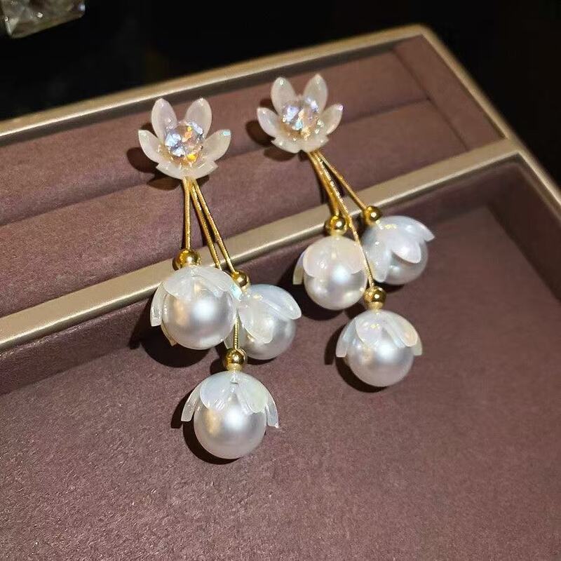 Elegant Imitation Pearls Earrings Luxury Long Flower Ball Earring Bridal Wedding Party Jewelry Banquet Party Holiday Dressing Gift