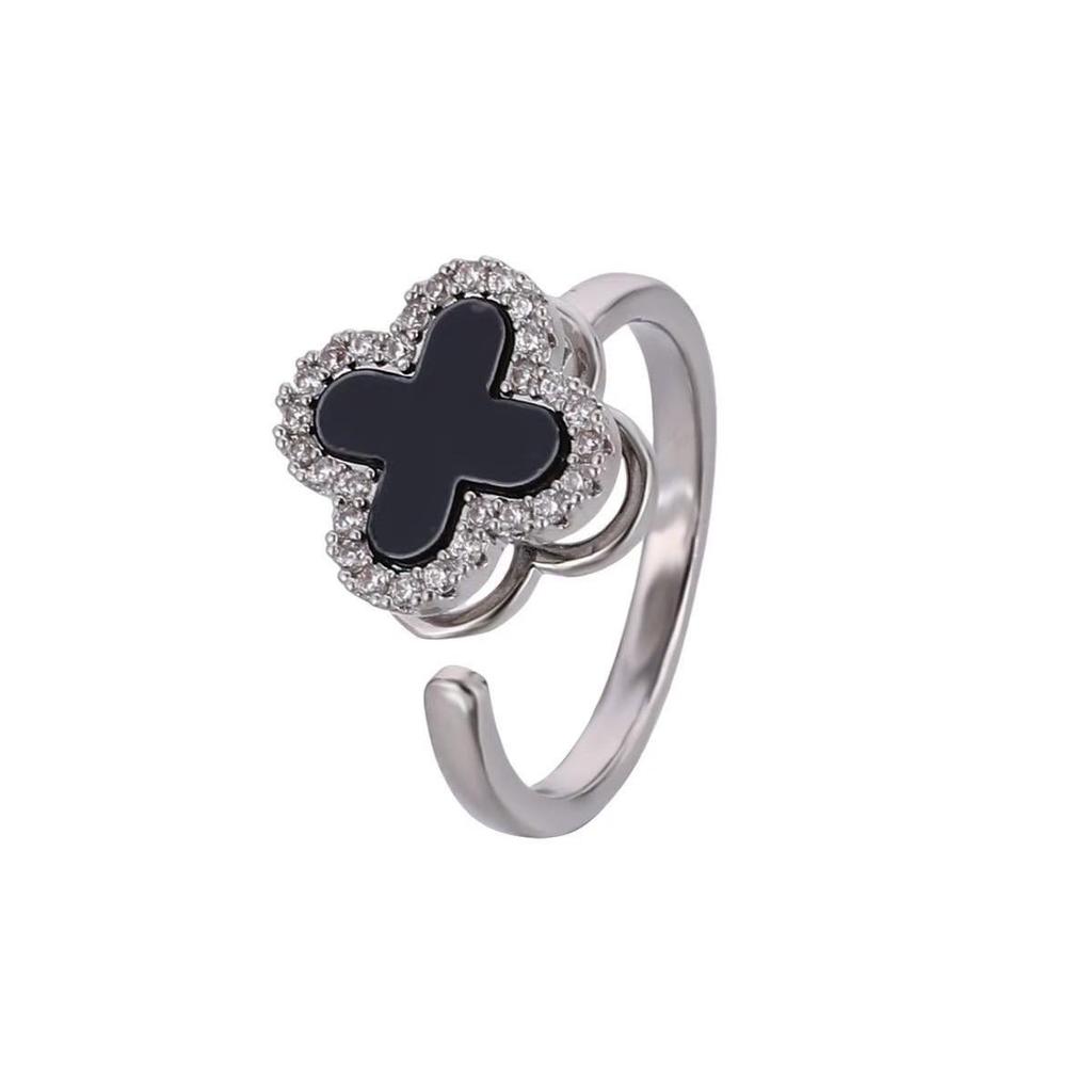 Women's Niche Rotatable Ring: Fashionable, Trendy, and Luxurious