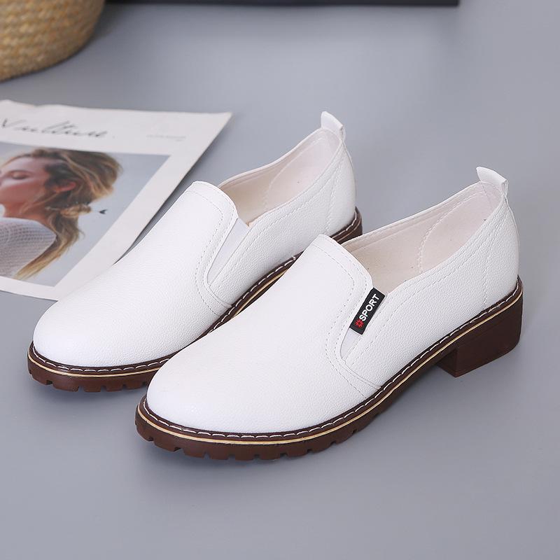 2024 Plus Size Korean Style Women's Mid-Heel Slip-On Leather Casual Shoes